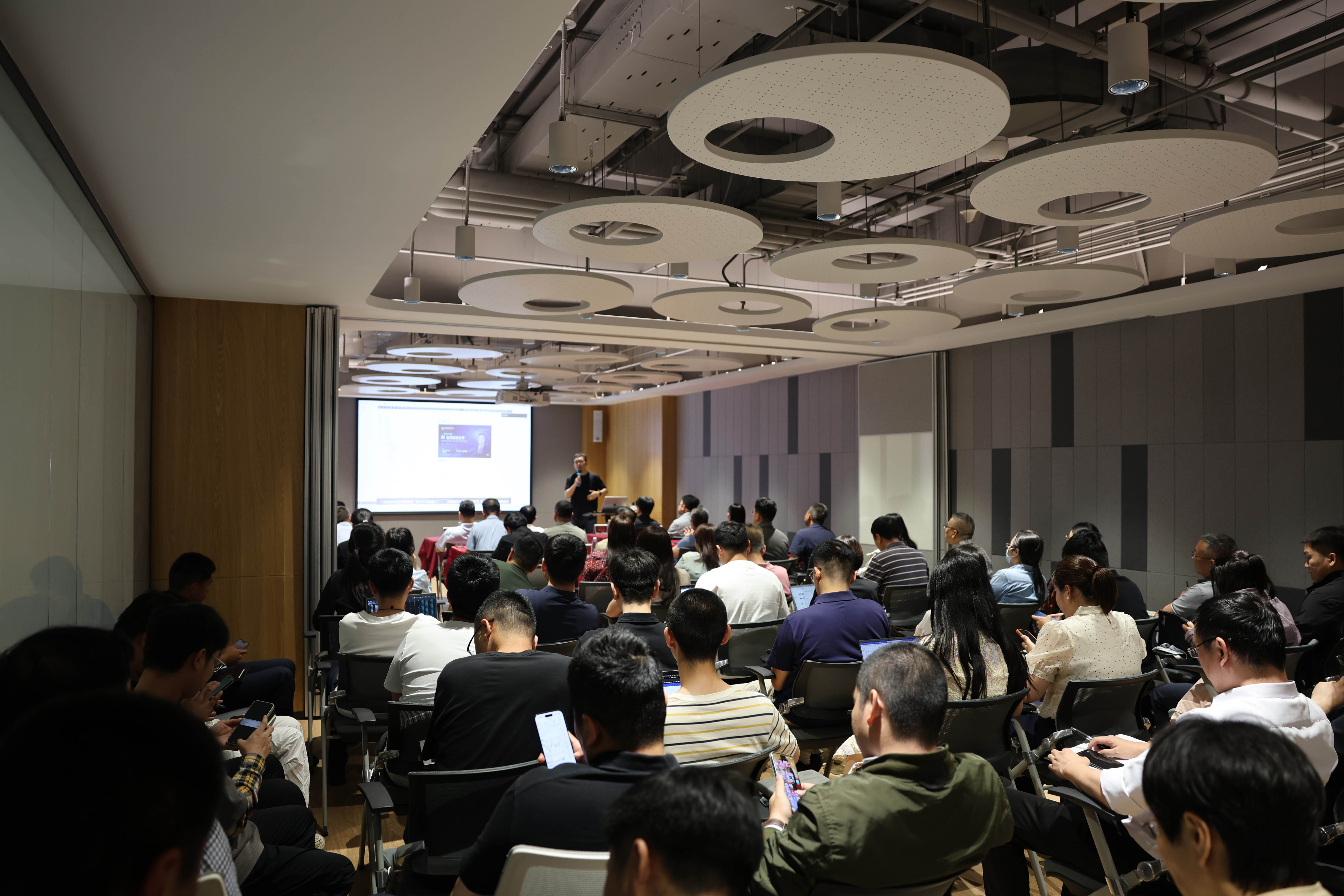 1778659961782883.jpg AI分享会1.jpg